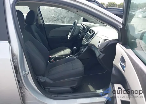 2019 Chevrolet Sonic Lt Auto z USA, uszkodzony, nr VIN 1G1JD5SB2K4118415